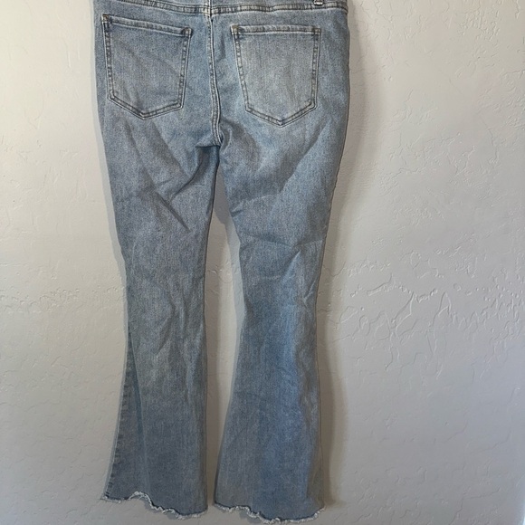 Simple Society Distressed Blue Jeans - Picture 4 of 6